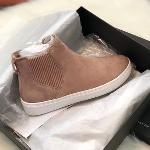 New Steven by Steve Madden Pull -on Sneaker 👟